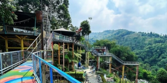 6 Rekomendasi Tempat Wisata Viral di Bandung